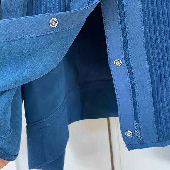 Diane Von Furstenberg Sleeveless Silk like new Blouse - Picture 5 of 8